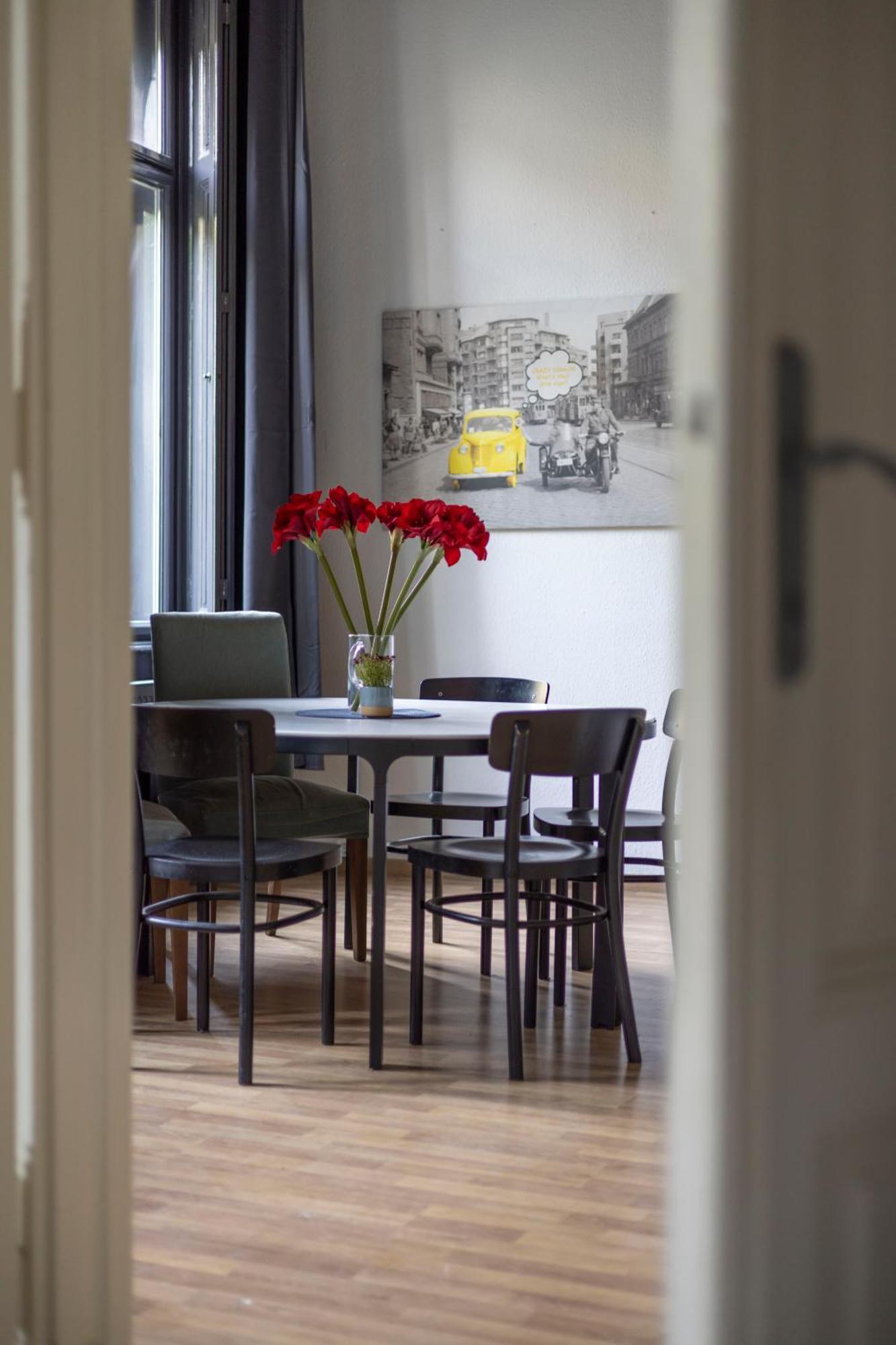 Cozy & Nostalgic Budapest Style Apartment In The Center Exterior photo